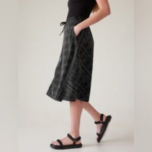 Athleta | Arrival Skirt - Amara Stripe Black
